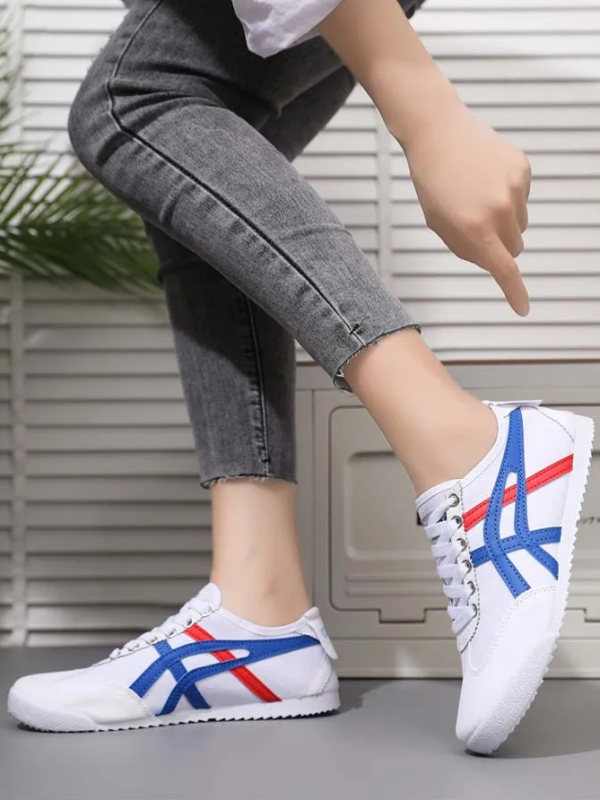 <tc>SUPERGE HLAWENTY bele</tc>