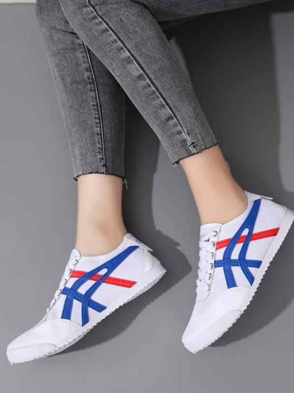 <tc>SUPERGE HLAWENTY bele</tc>